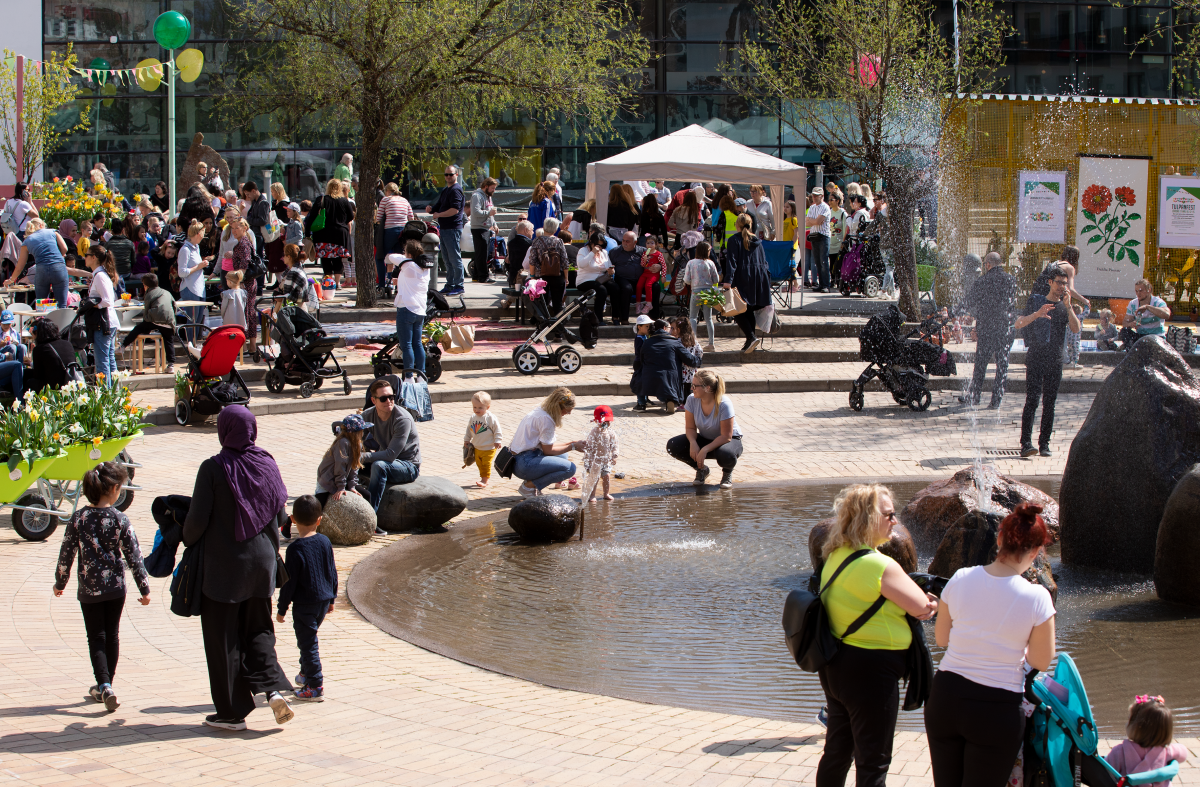 Människor på Poseidons torg